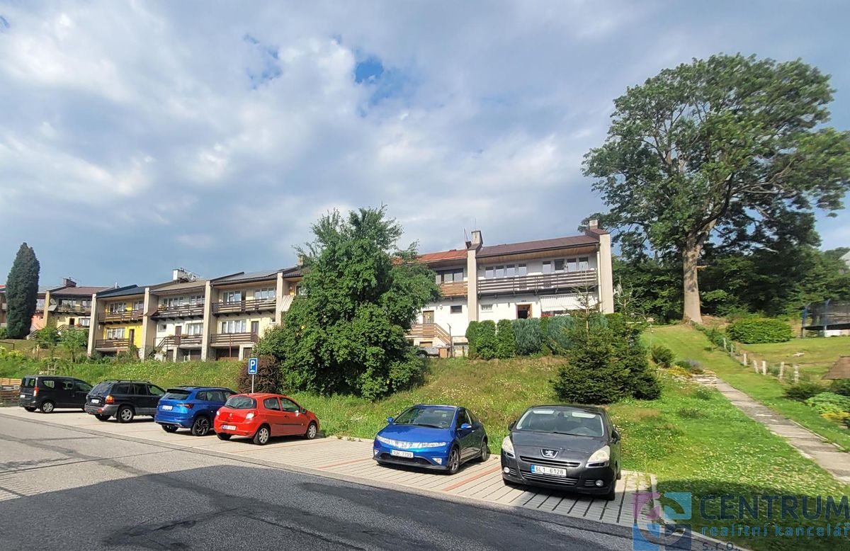 Prodej rodinného domu 210 m², pozemek 80 m² – fotografie 2
