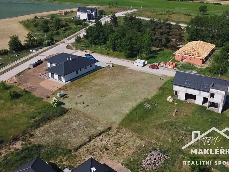 Prodej stavebního pozemku 898 m², Žáky – náhled fotky 2