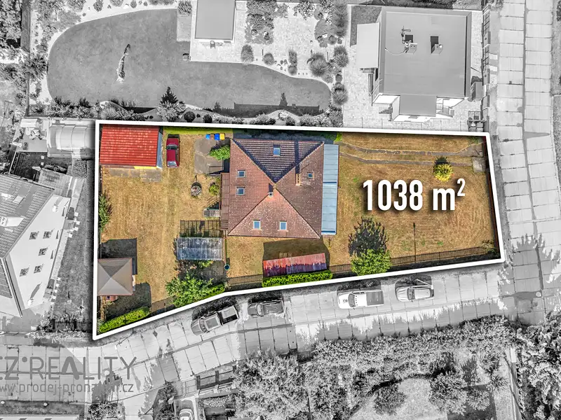 Prodej rodinného domu 164 m², pozemek 1038 m², Sadská – náhled fotky 1