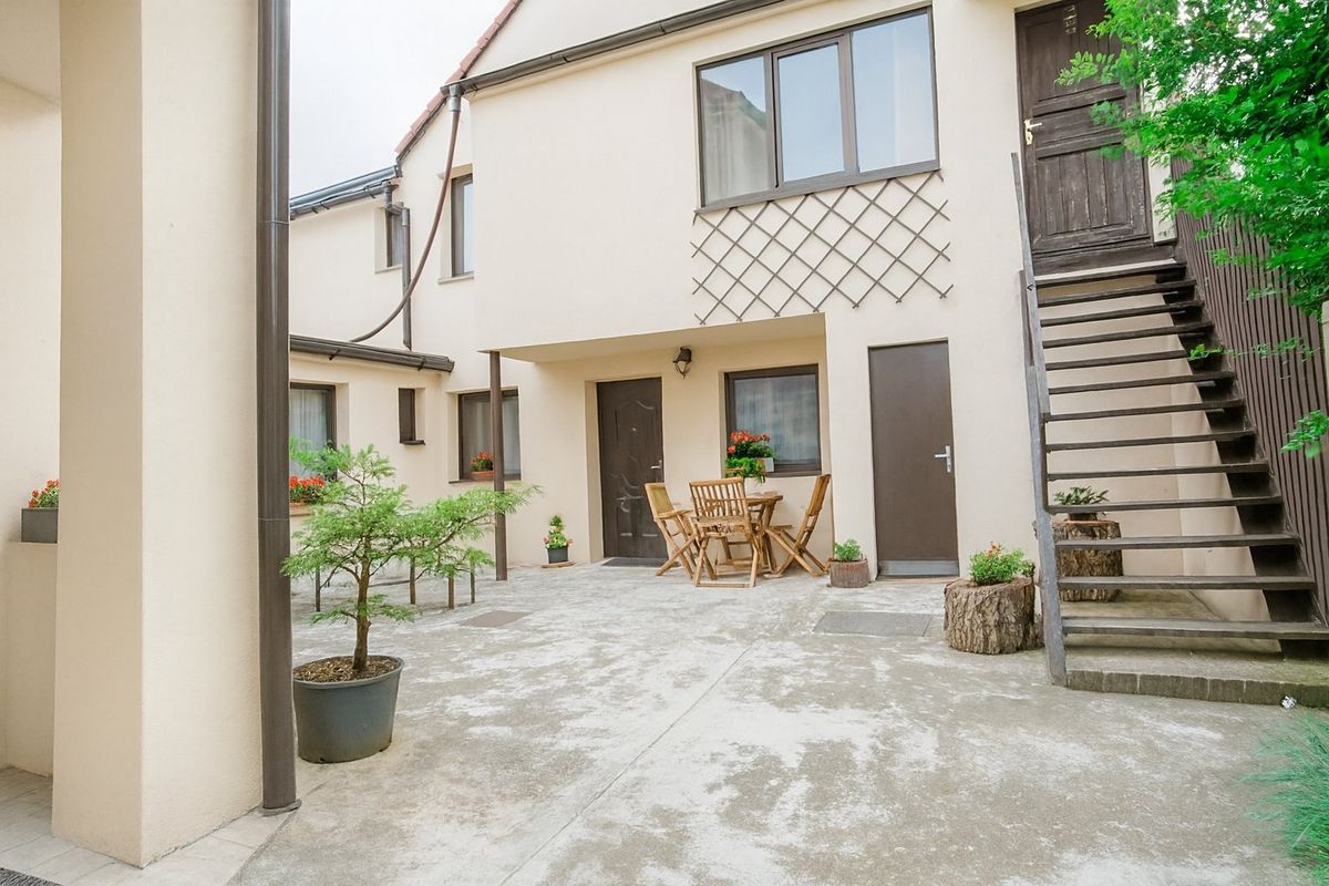 Prodej rodinného domu 277 m², pozemek 411 m² – fotografie 5