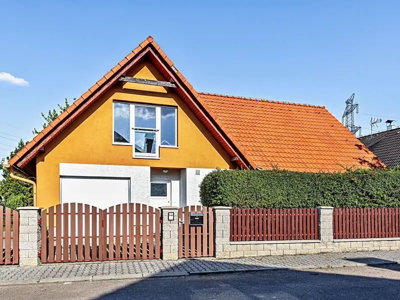 Prodej rodinného domu 230 m², pozemek 492 m², Zvole – náhled fotky 1