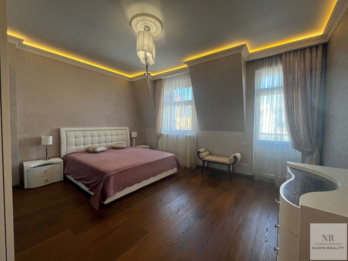 Pronájem bytu 3+kk 134 m² – fotografie 3