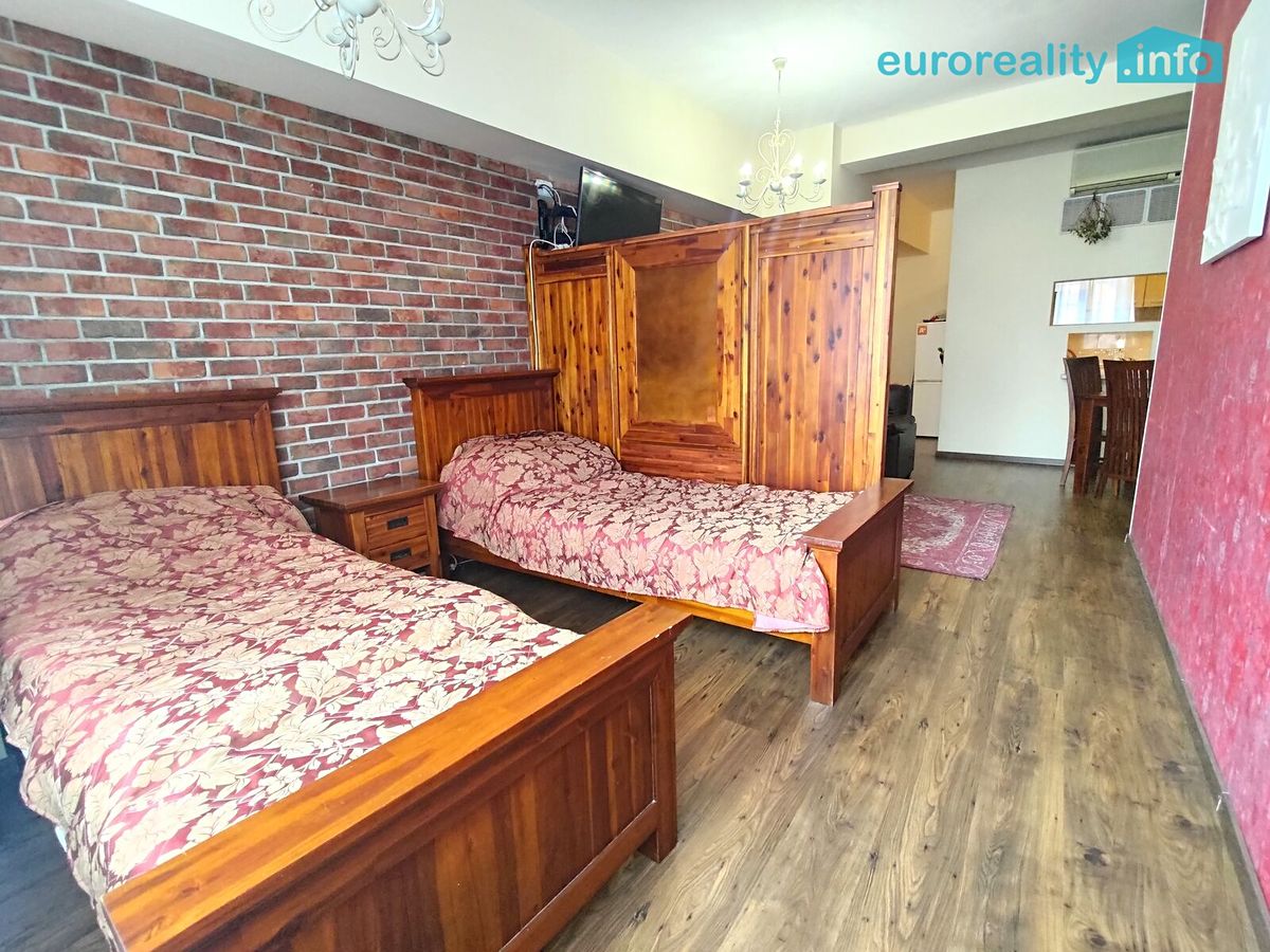 Pronájem bytu 2+1 80 m² – fotografie 3