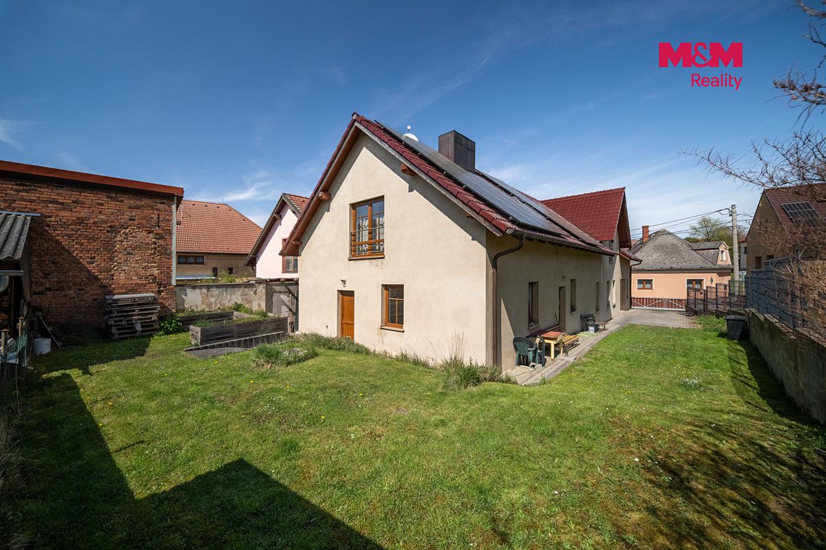 Prodej rodinného domu 227 m², pozemek 542 m² – fotografie 5