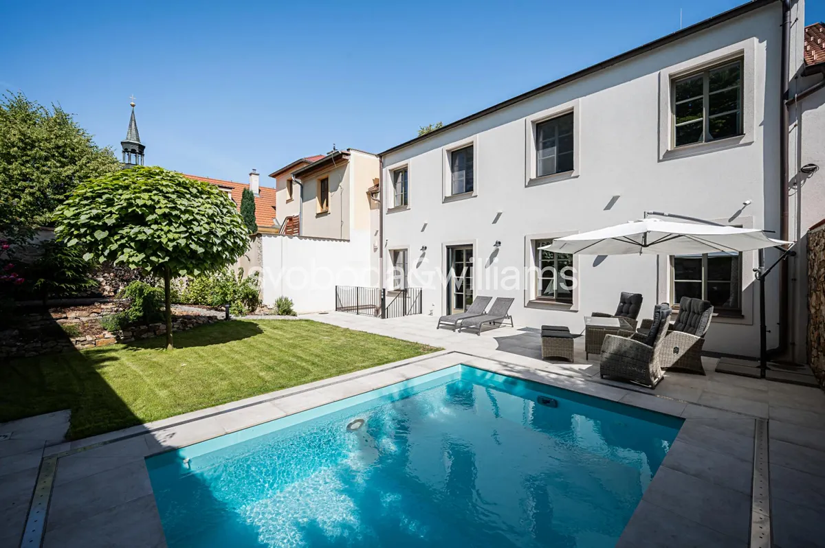Prodej rodinného domu 321 m², pozemek 457 m²