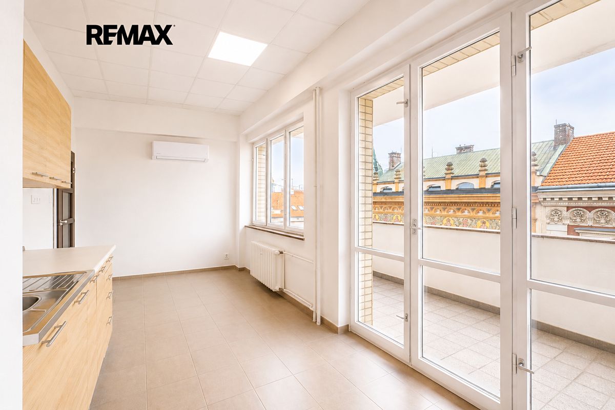 Pronájem bytu 1+1 66 m²