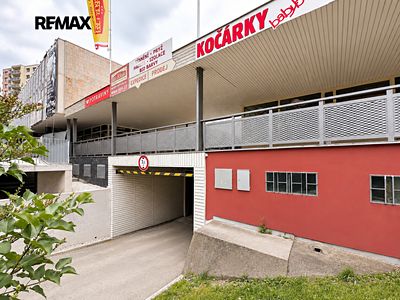Pronájem skladového prostoru 215 m²