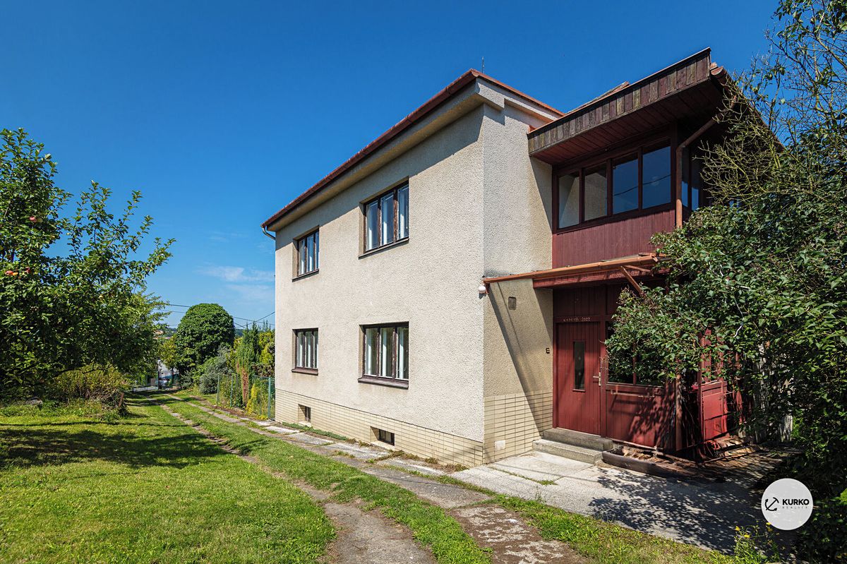 Prodej rodinného domu 270 m², pozemek 1695 m²