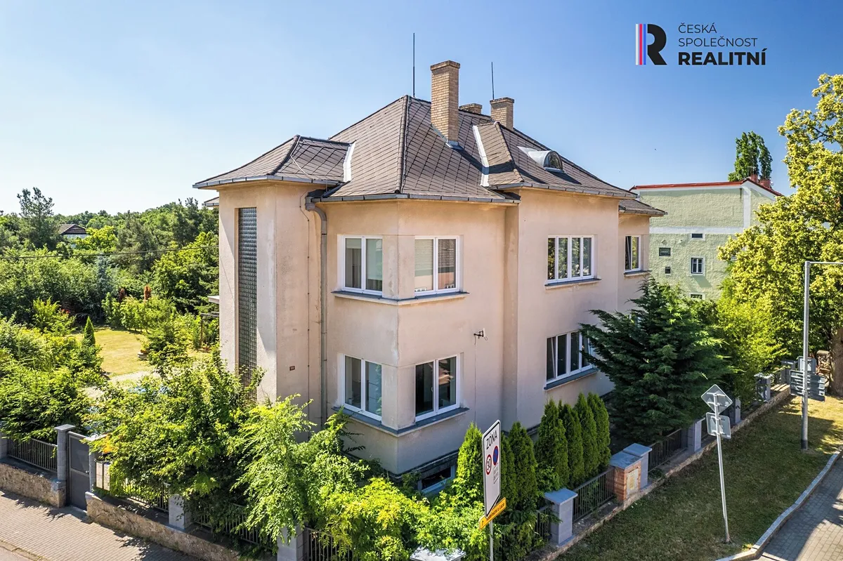 Prodej rodinného domu 420 m², pozemek 1238 m²