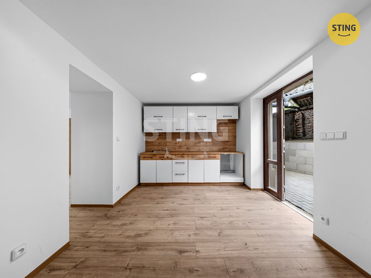 Prodej rodinného domu 70 m², pozemek 105 m² – fotografie 2