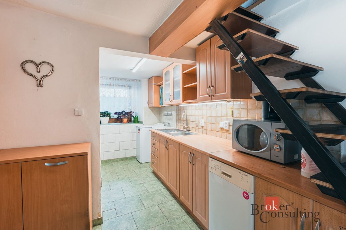 Prodej rodinného domu 80 m², pozemek 628 m² – fotografie 3