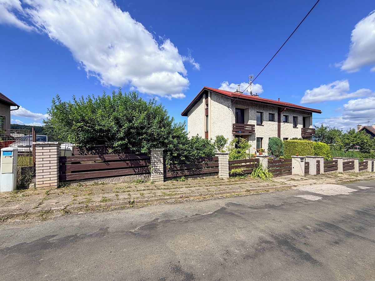 Prodej rodinného domu 178 m², pozemek 620 m² – fotografie 2