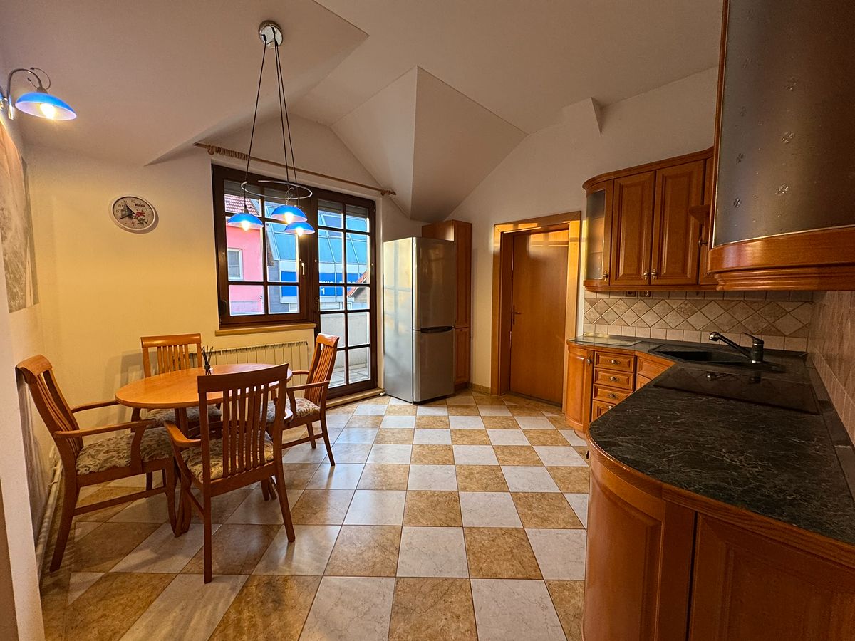Prodej rodinného domu 180 m², pozemek 90 m² – fotografie 4