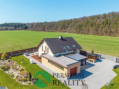 Prodej  rodinného domu 256 m², pozemek 1 225 m²