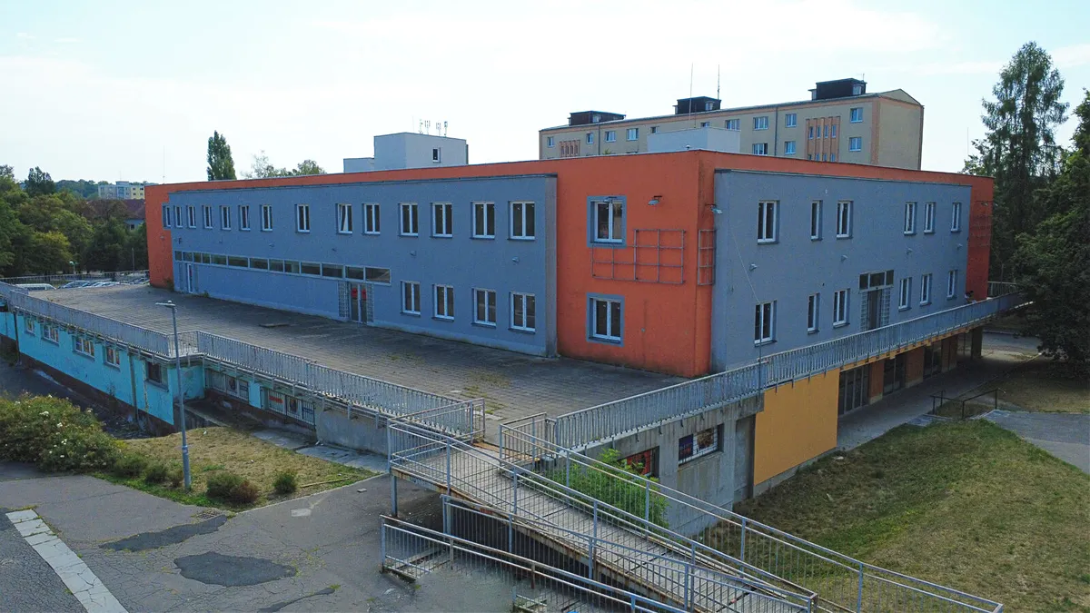 Pronájem obchodního prostoru 180 m²