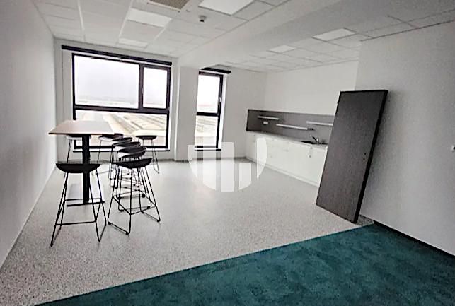 Pronájem kanceláře 639 m² – fotografie 5