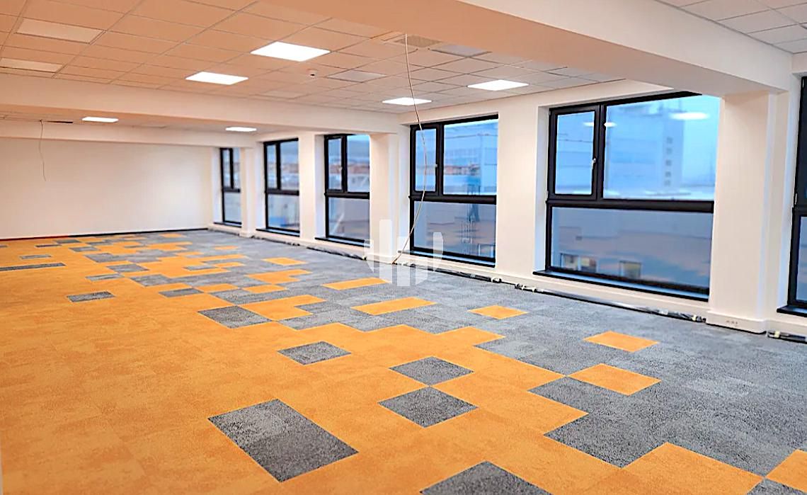 Pronájem kanceláře 639 m² – fotografie 3