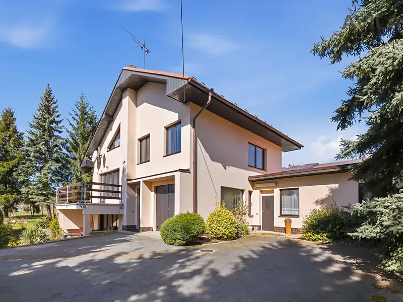 Prodej rodinného domu 235 m², pozemek 1641 m², Netvořice – náhled fotky 1