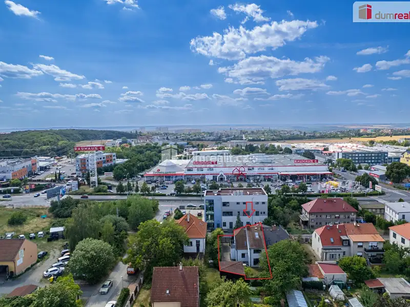 Prodej rodinného domu 224 m², pozemek 356 m², Praha – náhled fotky 2
