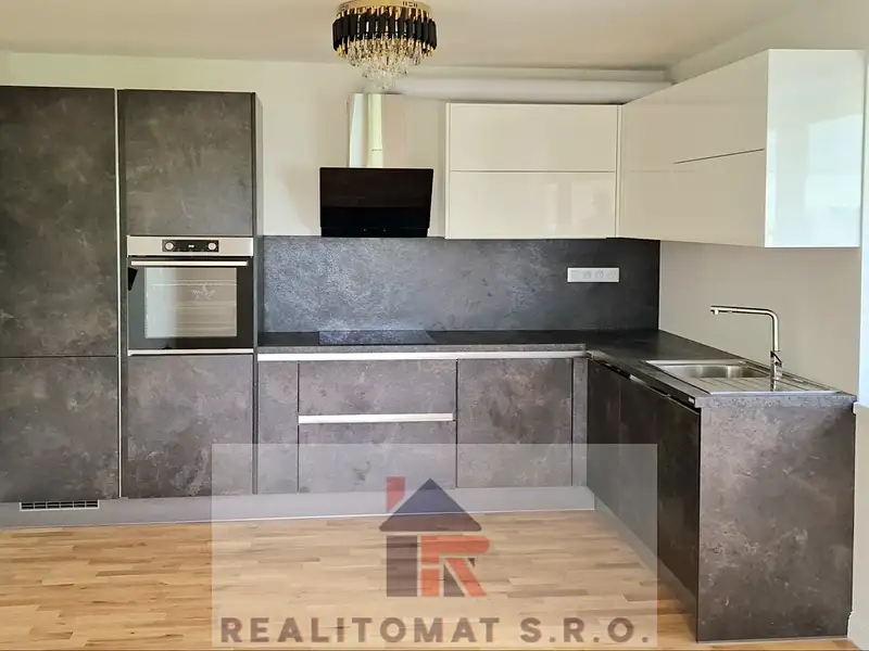 Prodej kanceláře 440 m², Praha – náhled fotky 3
