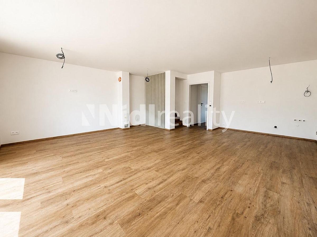 Prodej rodinného domu 139 m², pozemek 859 m² – fotografie 5