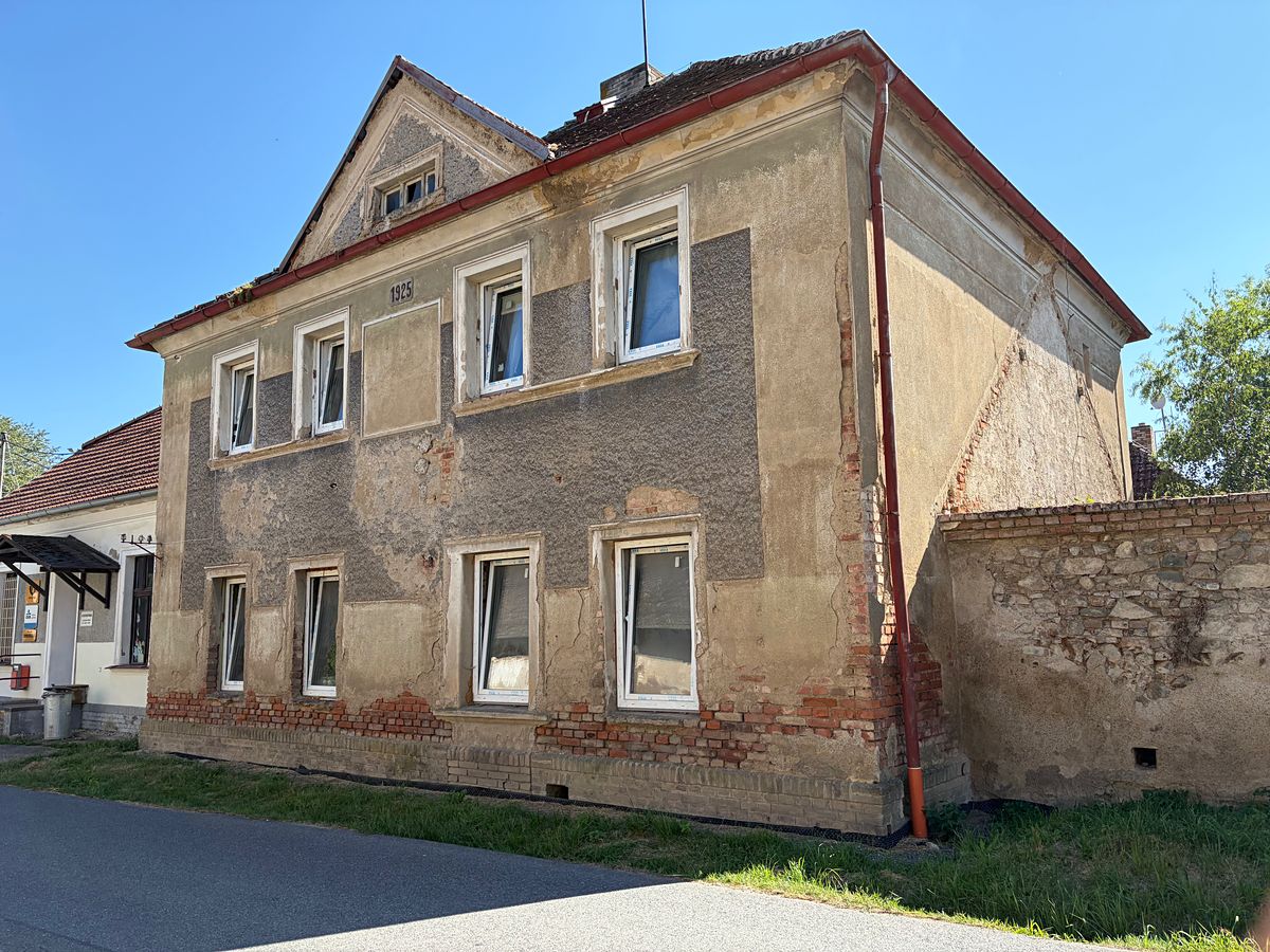 Prodej vícegeneračního domu 260 m², pozemek 480 m² – fotografie 2