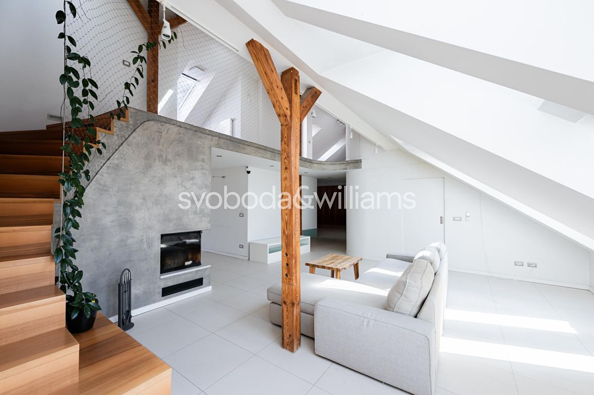 Pronájem bytu 5+1 205 m² – fotografie 2