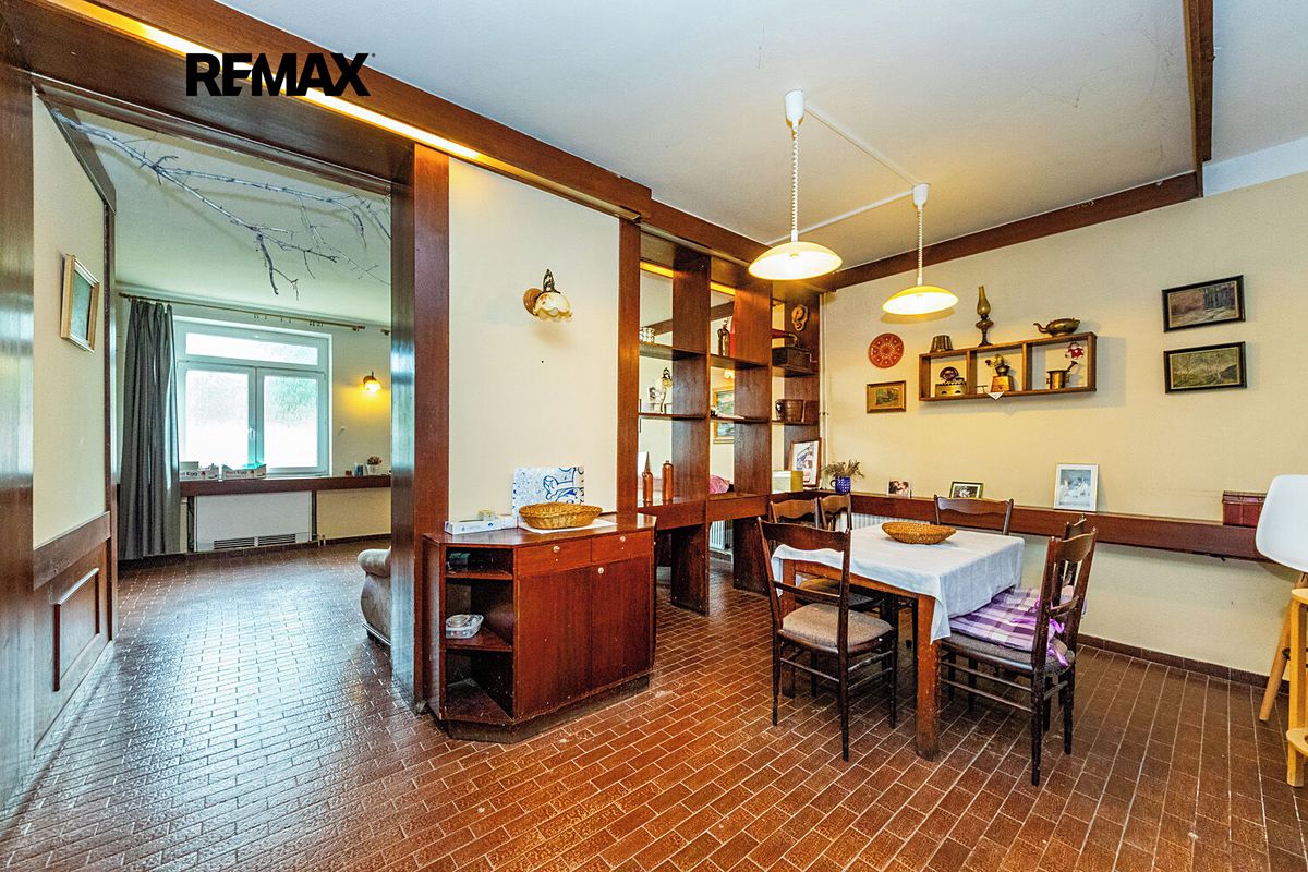 Prodej rodinného domu 344 m², pozemek 1030 m² – fotografie 4