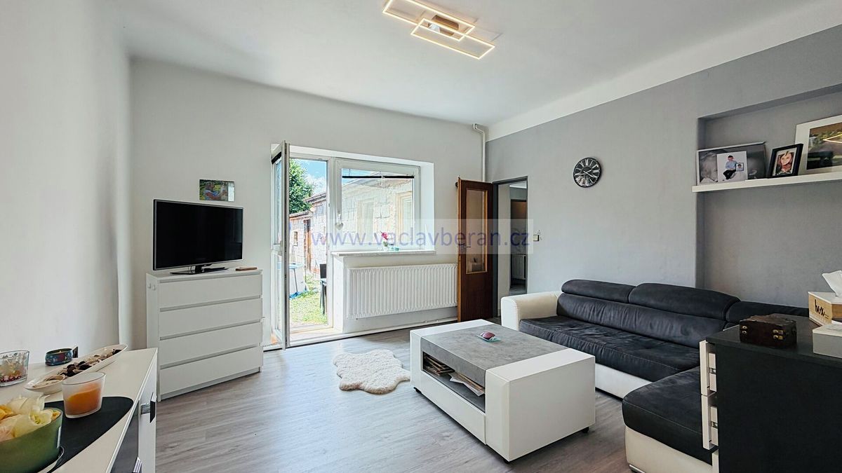 Prodej rodinného domu 146 m², pozemek 200 m² – fotografie 3