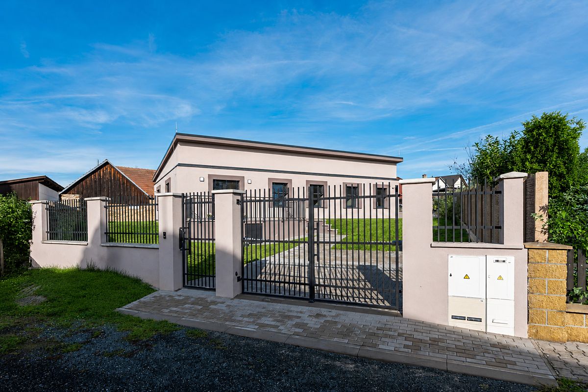 Prodej rodinného domu 180 m², pozemek 621 m² – fotografie 3