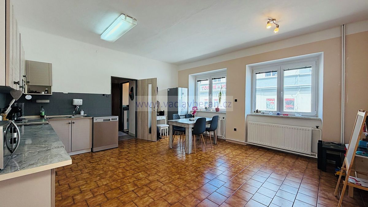Prodej rodinného domu 146 m², pozemek 200 m² – fotografie 2