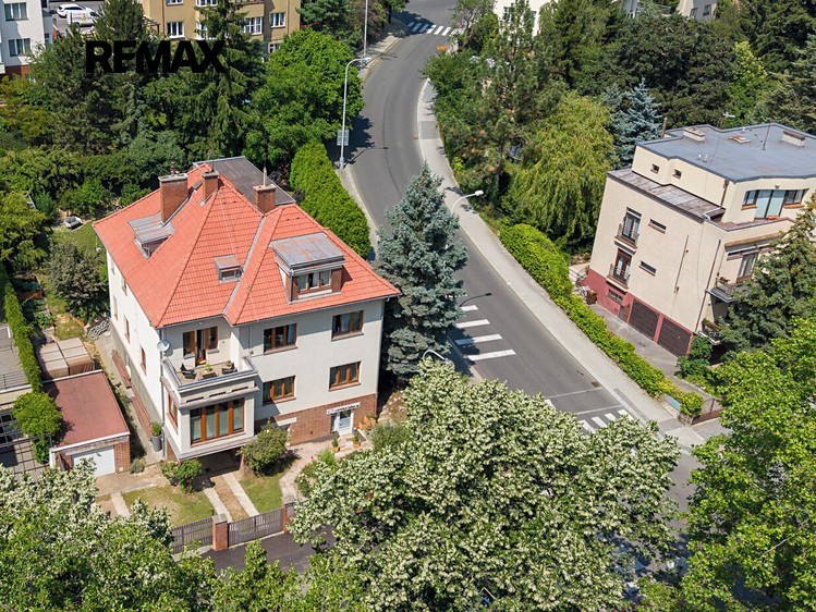 Будинок на продаж, 400 м² (28 з 28)