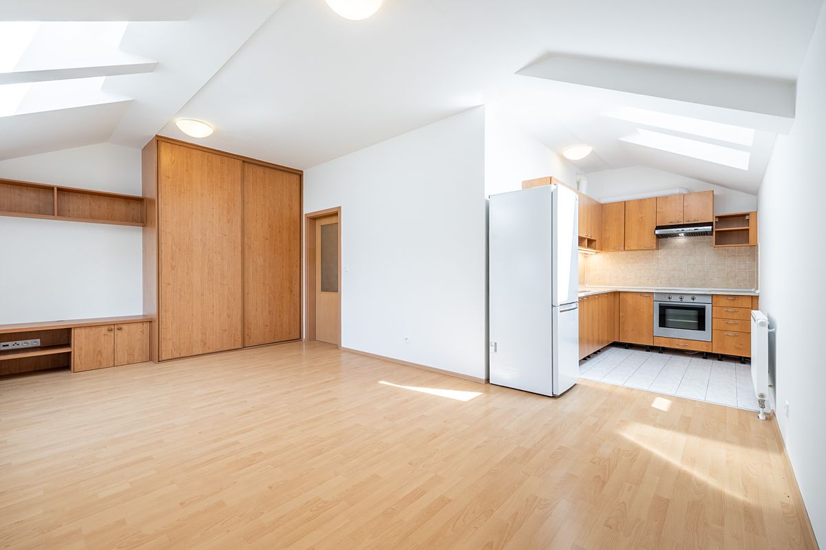 Prodej bytu 1+kk 38 m² (Podkrovní)