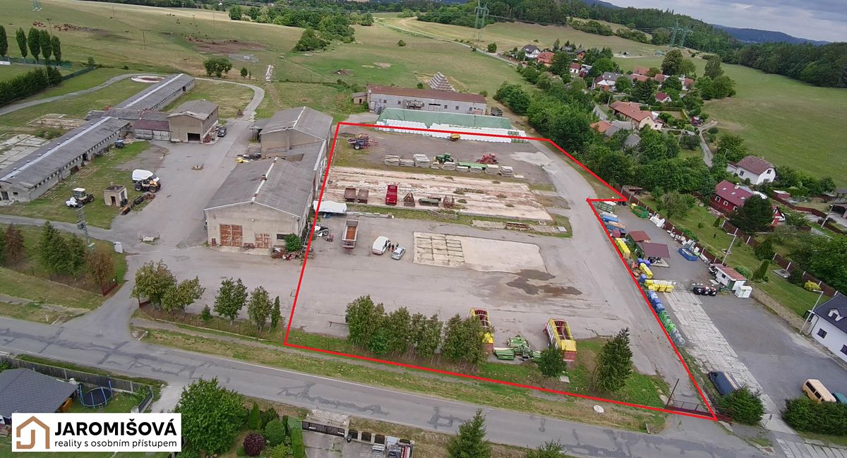 Pronájem komerčního pozemku 8350 m²