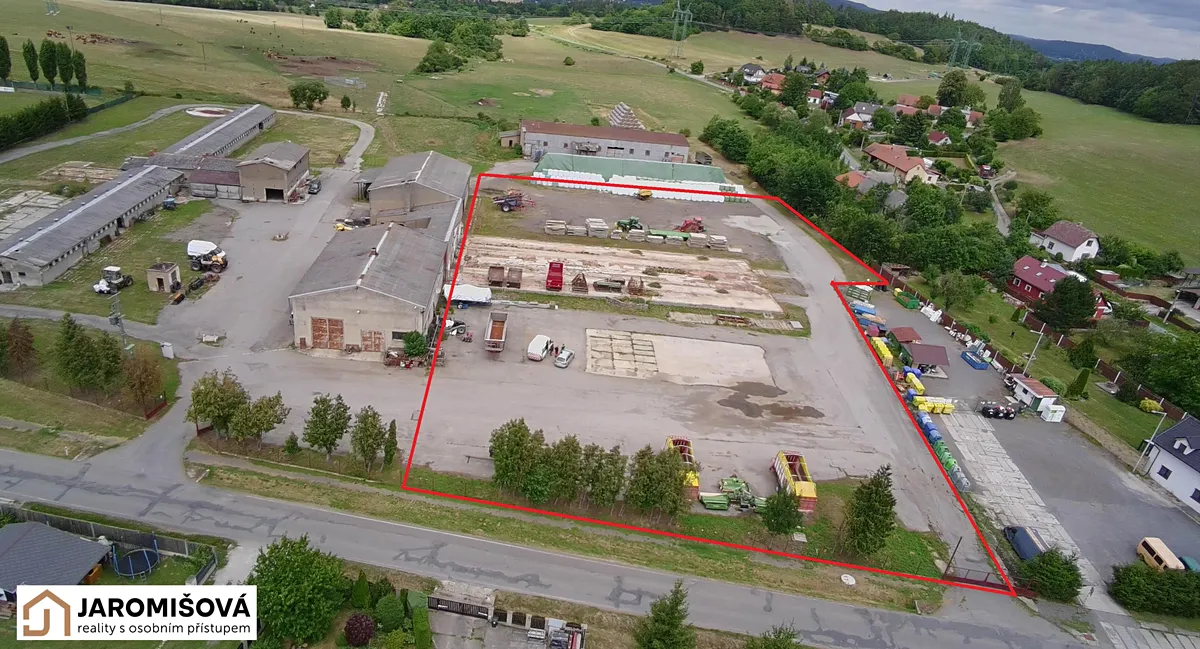 Pronájem komerčního pozemku 8350 m²