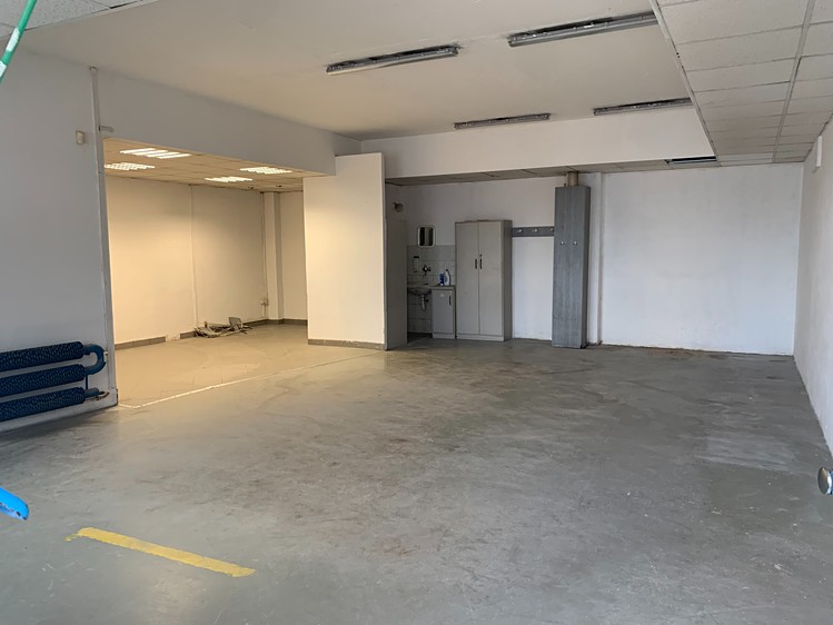 Pronájem komerčního prostoru, 197 m² (12 z 17)