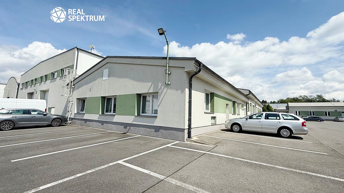 Pronájem kanceláře 173 m² – fotografie 2