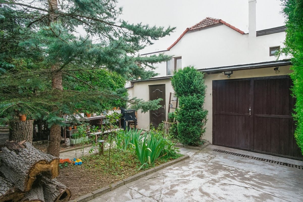 Prodej rodinného domu 277 m², pozemek 411 m² – fotografie 4