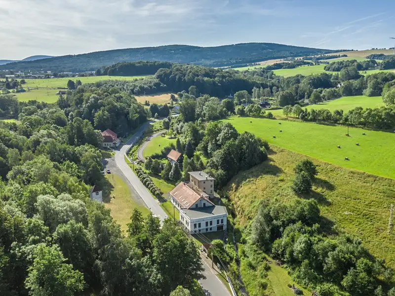 Prodej rodinného domu 250 m², pozemek 3692 m², Heřmanice – náhled fotky 2