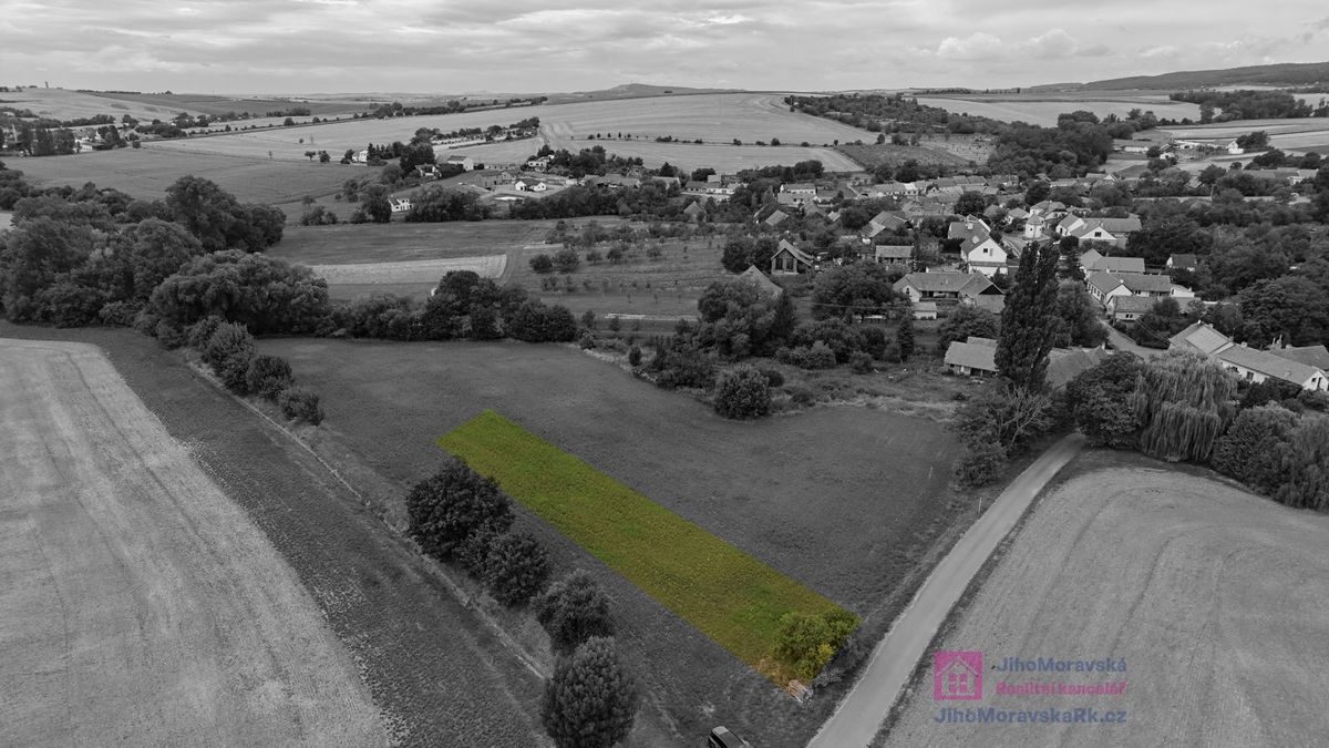 Prodej pole 553 m², Labuty – fotka 1 z 3