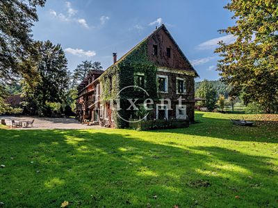 Prodej rodinného domu 1700 m², pozemek 110000 m²