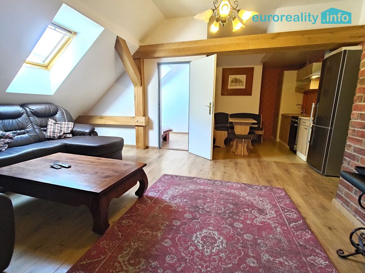 Pronájem bytu 4+kk 102 m² – fotografie 2
