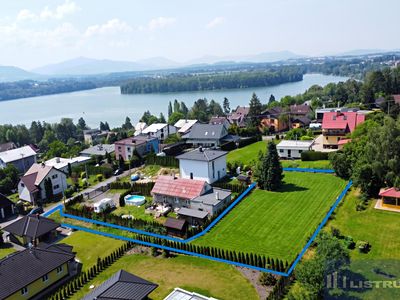 Prodej stavebního pozemku 1053 m²