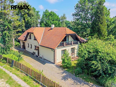 Prodej  rodinného domu 220 m², pozemek 1 698 m²