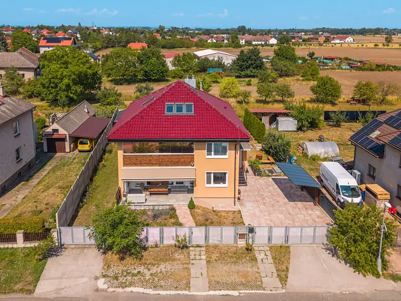 Prodej rodinného domu 150 m², pozemek 800 m², Hradec Králové – náhled fotky 3