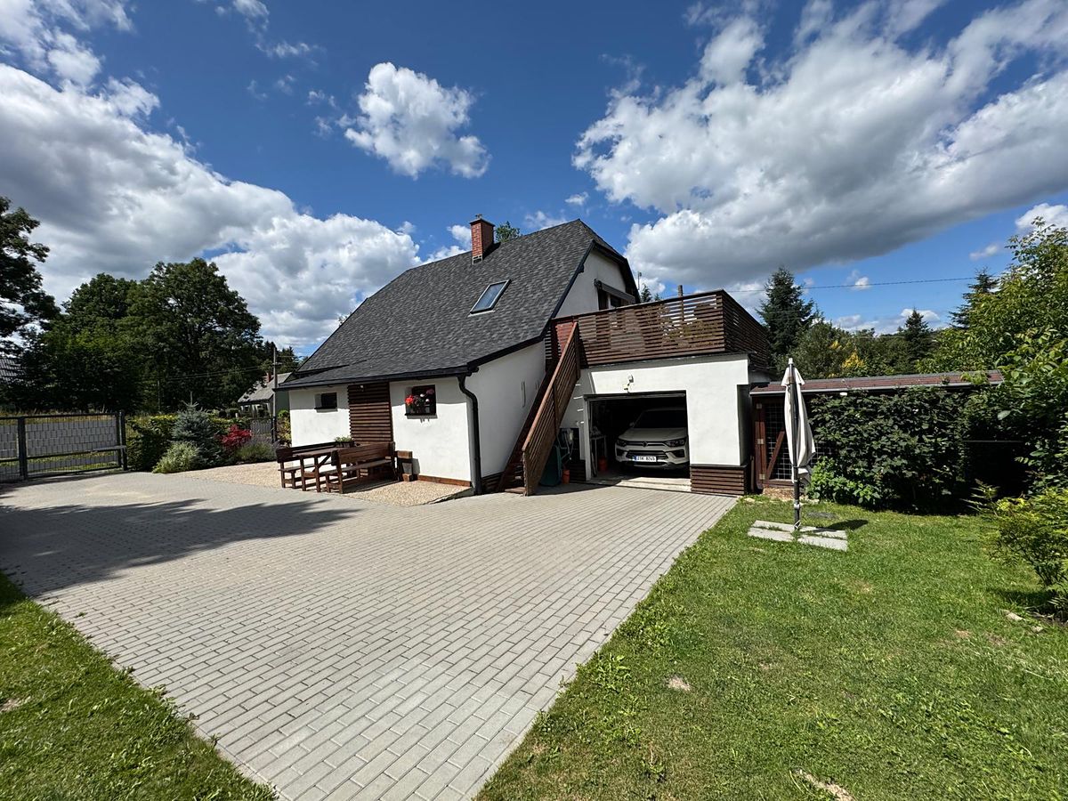 Prodej rodinného domu 180 m², pozemek 444 m² – fotografie 3