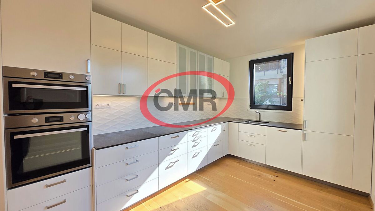 Pronájem bytu 3+kk 99 m²