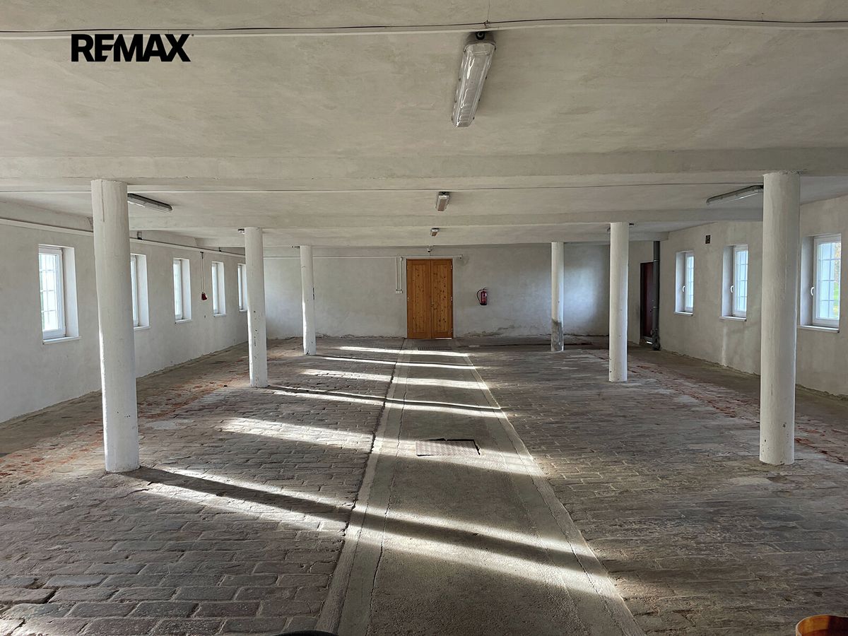 Pronájem skladového prostoru 182 m² – fotografie 3