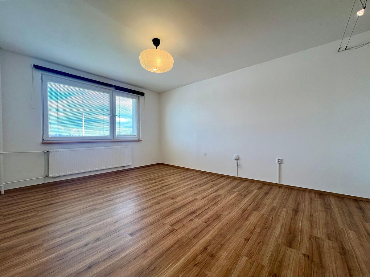 Pronájem bytu 1+1 38 m² – fotografie 2