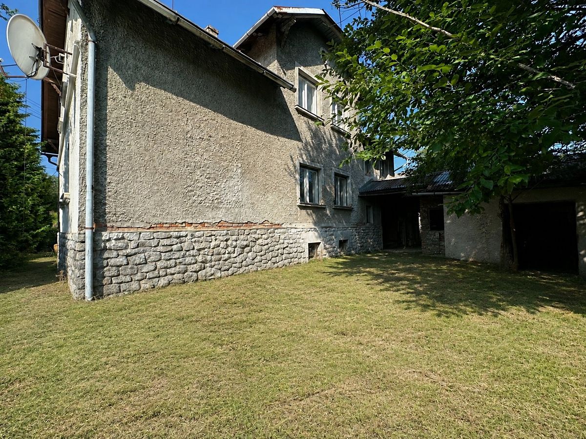 Prodej činžovního domu 280 m² – fotografie 2